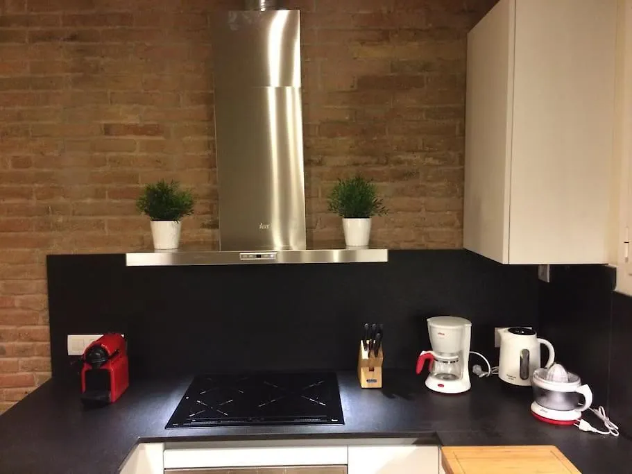 Lovely & Bright Vila Olimpica Beach Apartment 바르셀로나 0*,  스페인