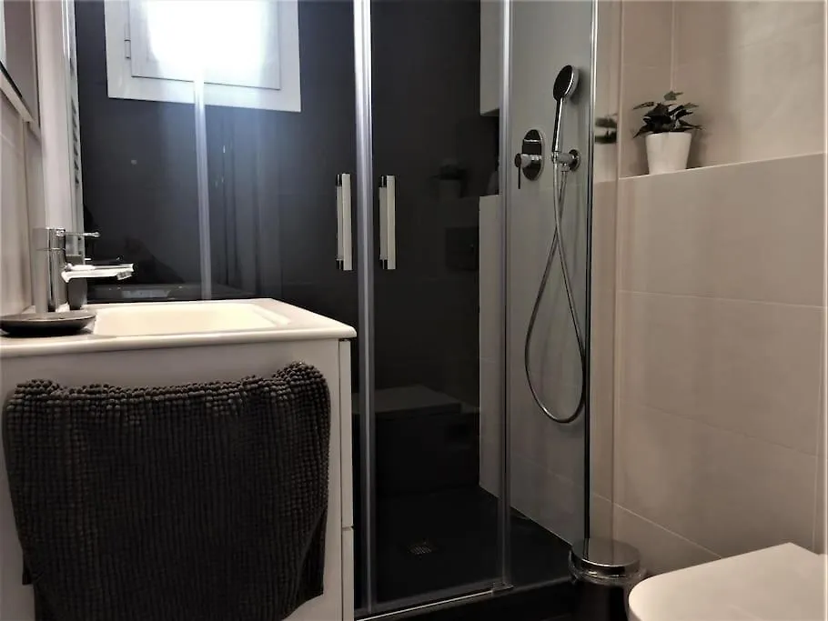 Lovely & Bright Vila Olimpica Beach Apartment Barcelona