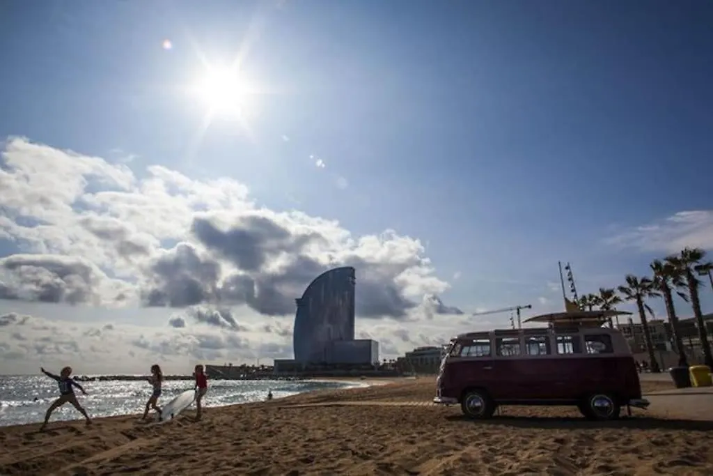 Lovely & Bright Vila Olimpica Beach Apartment 바르셀로나 스페인